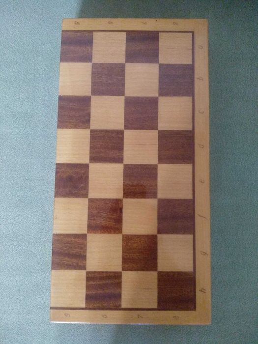 Настольная игра. Шахматы. Деревянные шахматы