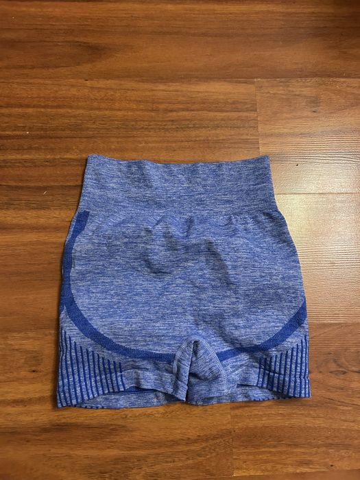 Niebieskie legginsy