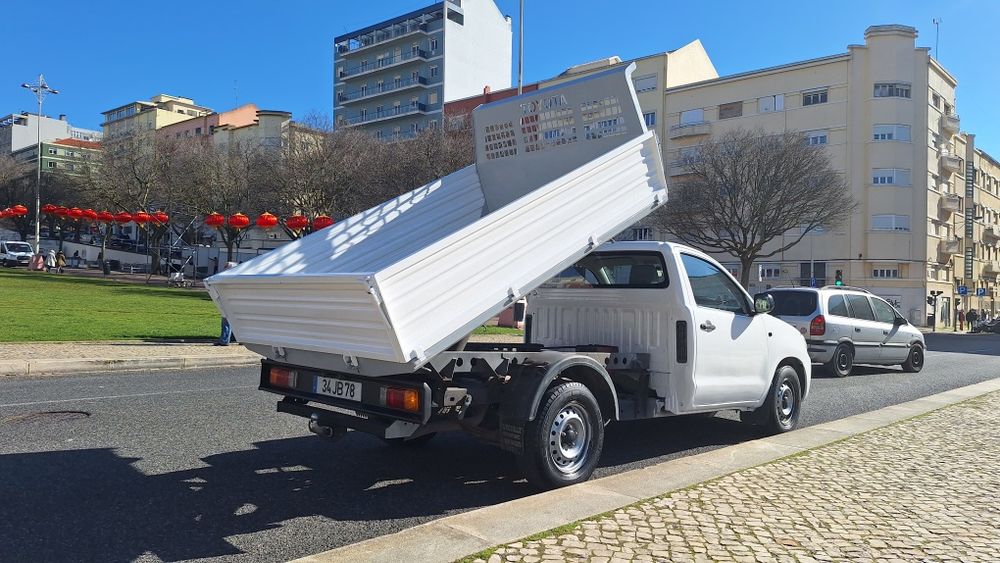 Toyota Hilux 2.5 d4d basculante