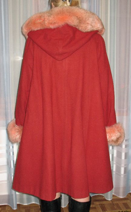 пальто красное "колокольчик" р.48-50