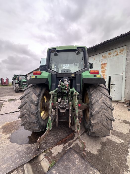 John Deere 6800
