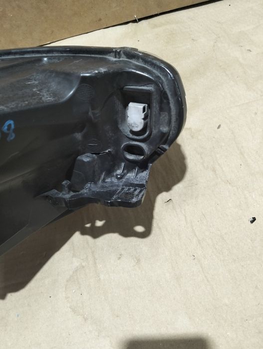 Lampa peugeot 208 prawa