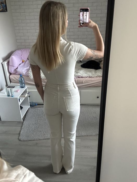 Kombinezon jeansowy mleczny S 36 Bershka z długimi spodniami