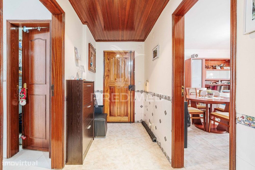 BAIXA DE PREÇO - Apartamento T2 C/garagem em Agualva-Cacém – Oportu...