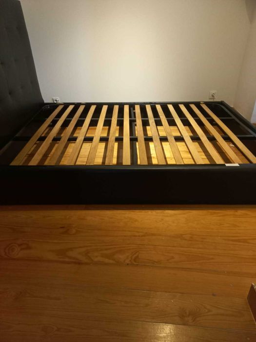 Cama de casal 140x190 com cabeceira + colchão