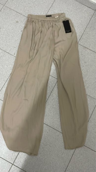 Calças bejes da Zara