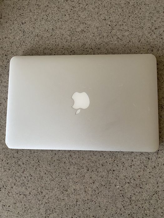 Mac book Air 11” 2012