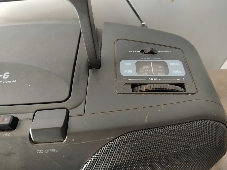 Sony CFD Radiomagnetofon z CD