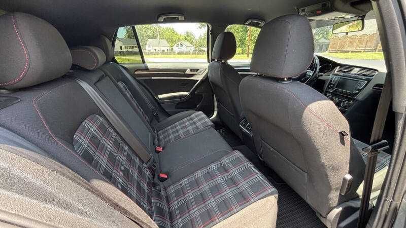 2017 Volkswagen Golf GTI SE