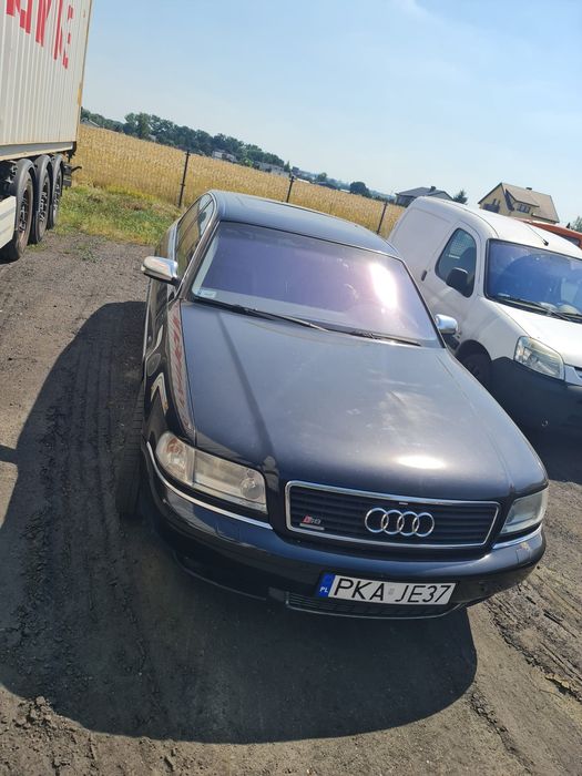 Audi S8 D2 2002r