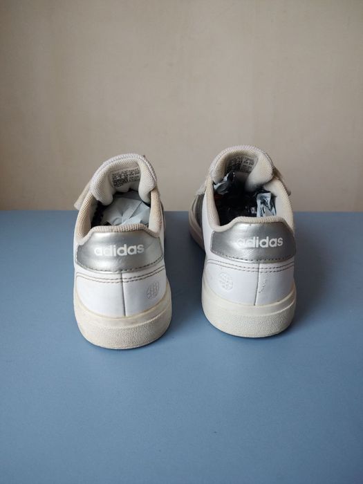 Кросовки Adidas 34p мокасини хайтопи кросівки