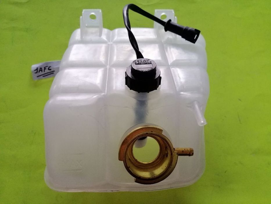 Depósitos de água de radiador para vários modelos ( NOVOS )