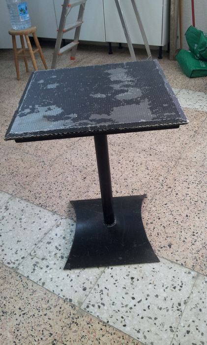 Mesa em ferro - preta