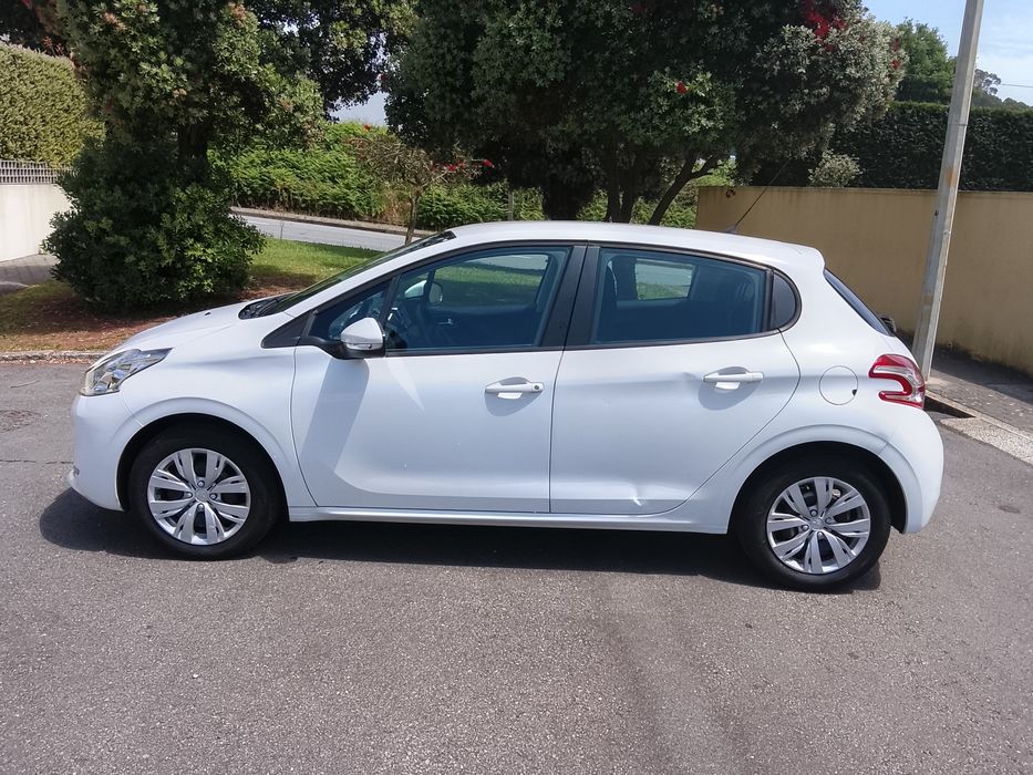 Peugeot 208 HDI ano 2014