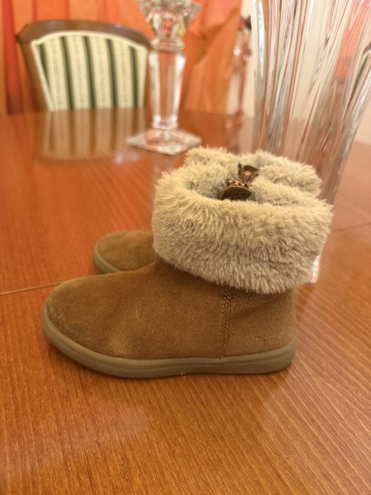 Продам зимові чобітки(натуральний замш)