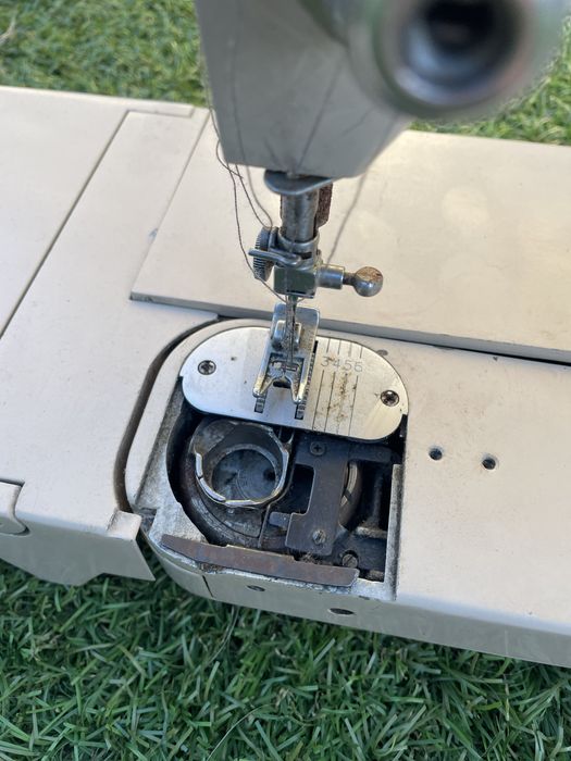 Máquina Singer modelo 431 G (apenas coleção)