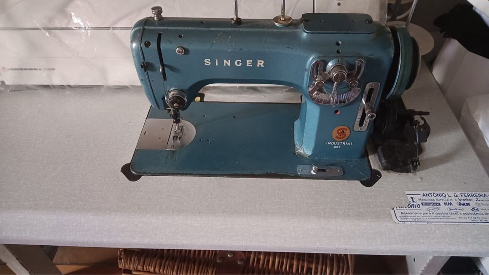 Mesa de costura industrual