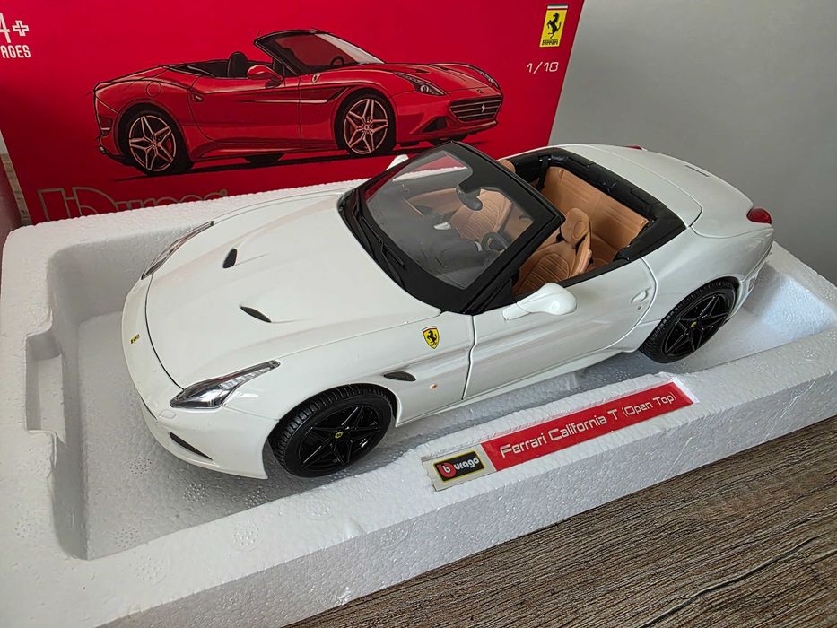 Ferrari California T (open top) 1:18 Burago Signature Series