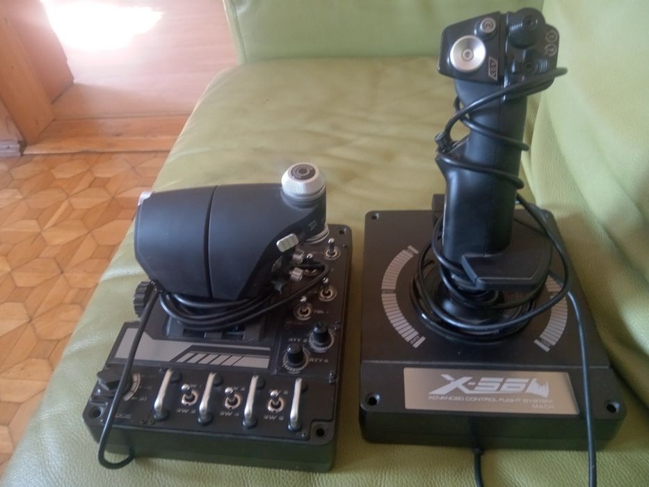 Logitech G X56 - joystick - symulator lotu 

H.O.T.A.S. RGB z przepust