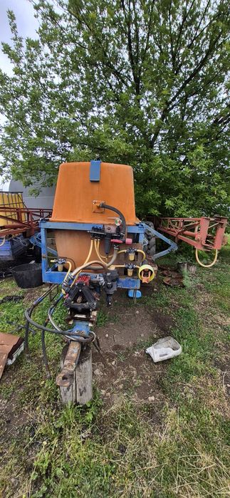 Продам оприскувач 0П2000