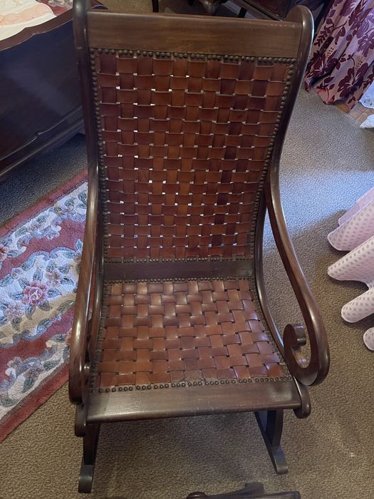 Cadeira de baloiço e banco