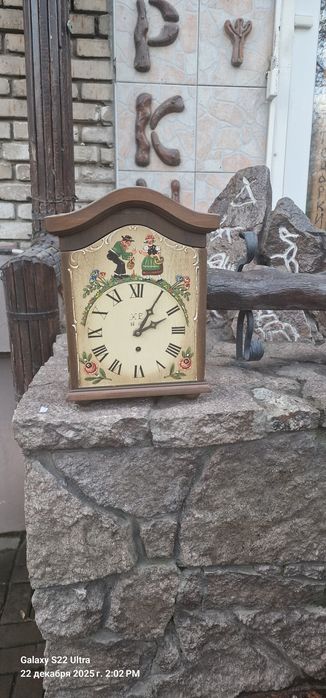 Продам часы немецкие механические.