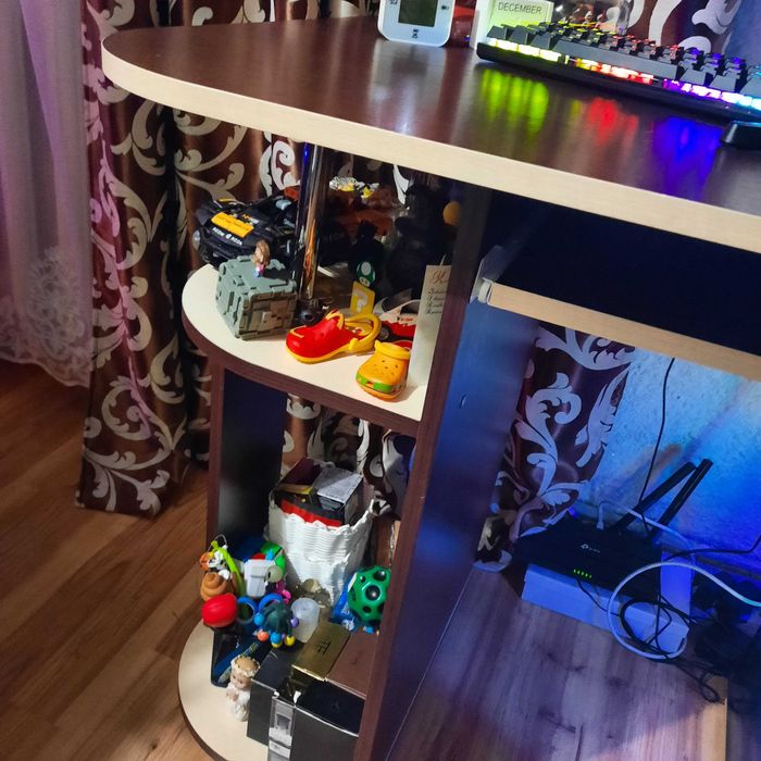 Комп'ютерний стіл+крісло