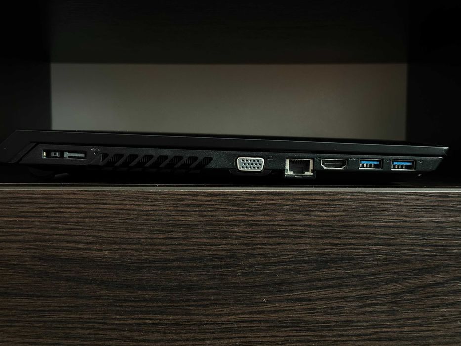 Ноутбук Lenovo i3-4030U / 8GB / 540GB SSD / 15.6" дискретна відеокарта