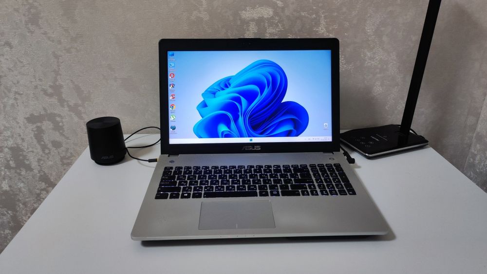 Ноутбук ASUS N56