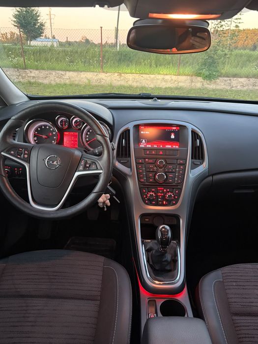 Opel Astra 1.4 Benzyna – 2014 rok 1 rejestracja