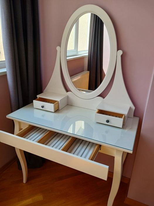 Туалетний столик IKEA HEMNES з дзеркалом