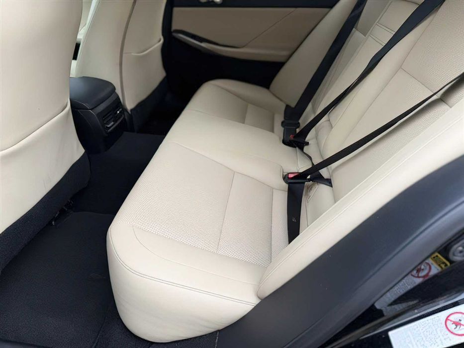 Lexus IS 300      2016