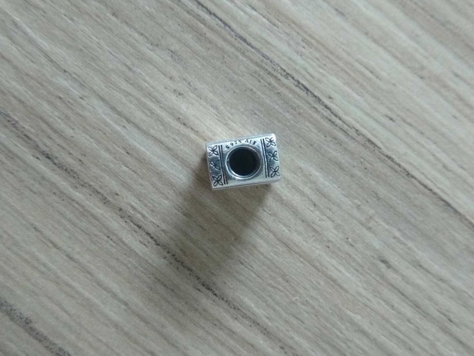 Pandora - srebrny charm