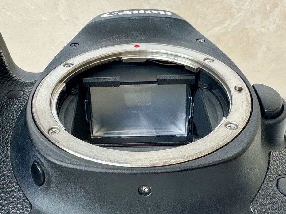Продам повний кадр Canon EOS 6D Mark II (Body) — Ідеальний стан!