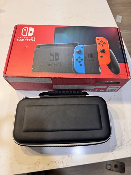 Nintendo Switch V2 (Neon Blue / Neon Red) – usado 2 vezes