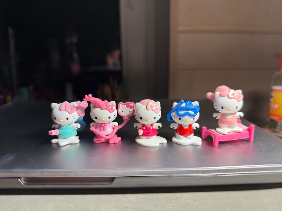Фігурки з кіндера Hello Kitty