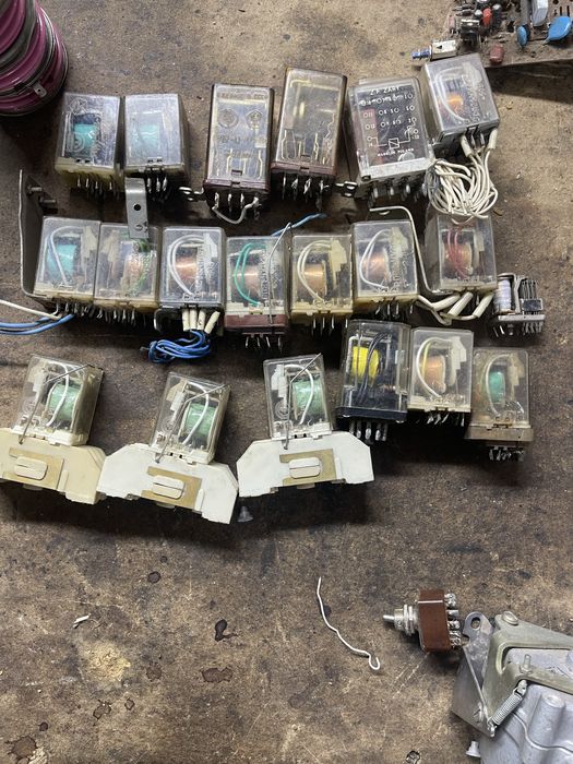 Транзістори терістори діоди. Релле.