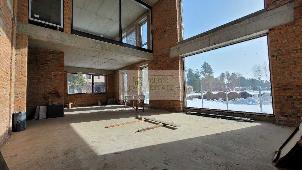 Продаж сучасного будинку 300 м² + 39 соток в сосновому лісі