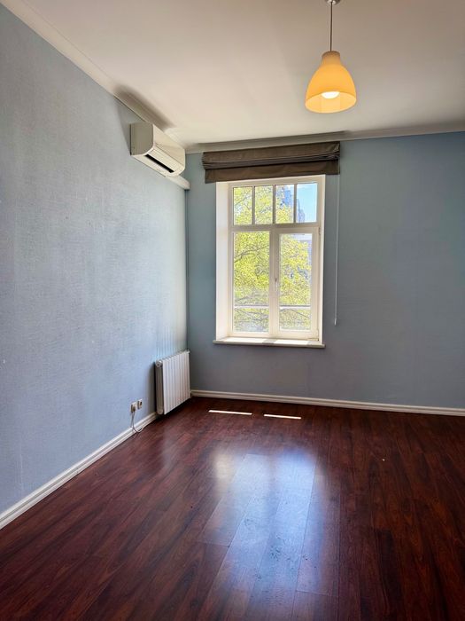 Продам квартиру 189,4 м², сталінка — Козловського 5, урядовий квартал