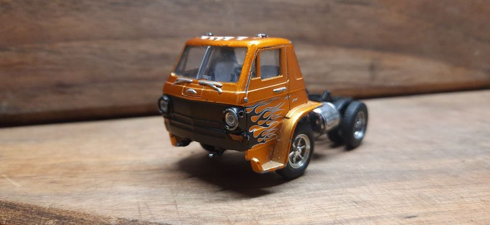 Коллекционная модель грузовика Dodge L600 COE (M2 Machines)