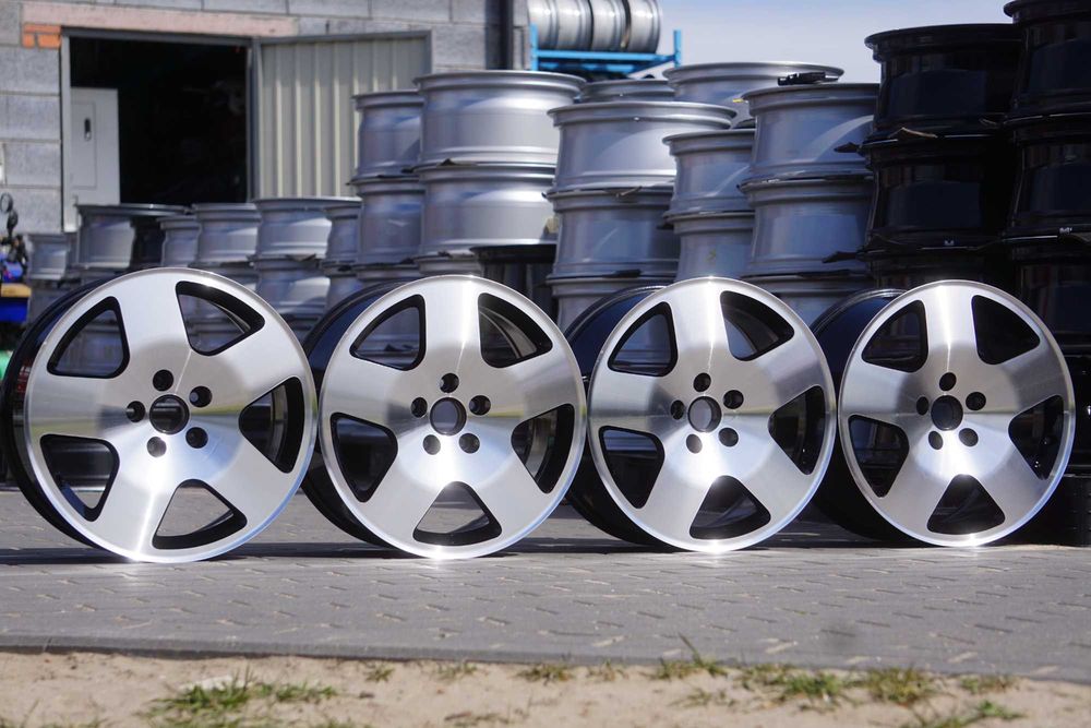 Alufelgi oryginał AUDI 4B3601025D 5x112 8Jx17 et35 cb57,1mm w czarnym lakierze, front cnc