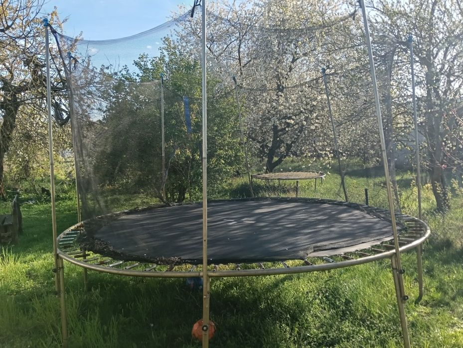 Trampolina ogrodowa