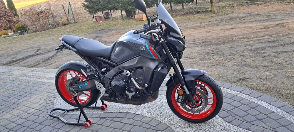 Yamaha mt 09    2021