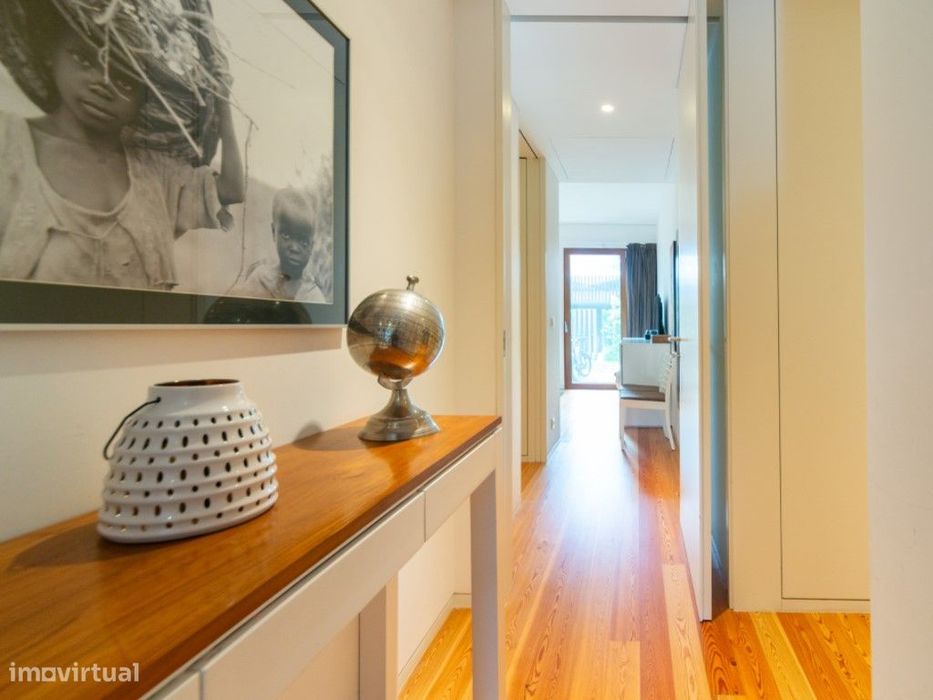 Apartamento T2 de Luxo com Jardim Privativo no Restelo, inserido em...