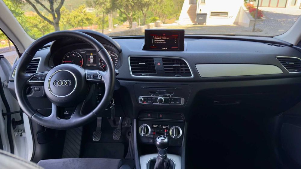 Audi Q3 2.0 TDI Sport / Nacional / Teto de abrir / 1º Registo