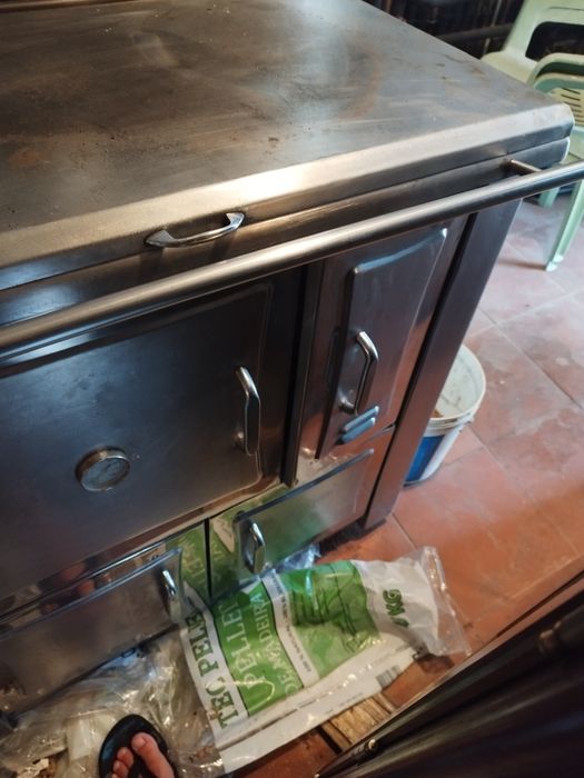 Vendo Fogão a Lenha