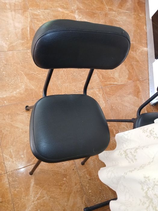 Mesa de jantar com 4 cadeiras