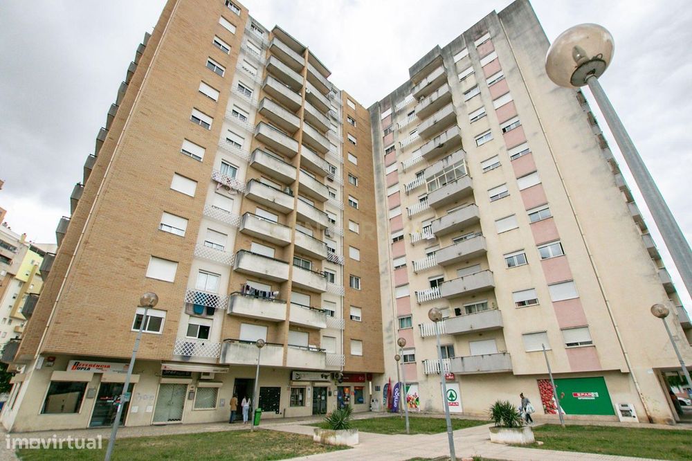 Apartamento T2 à venda na Avenida Cabo da Boa Esperança — Carregado E Cadafais, Lisboa