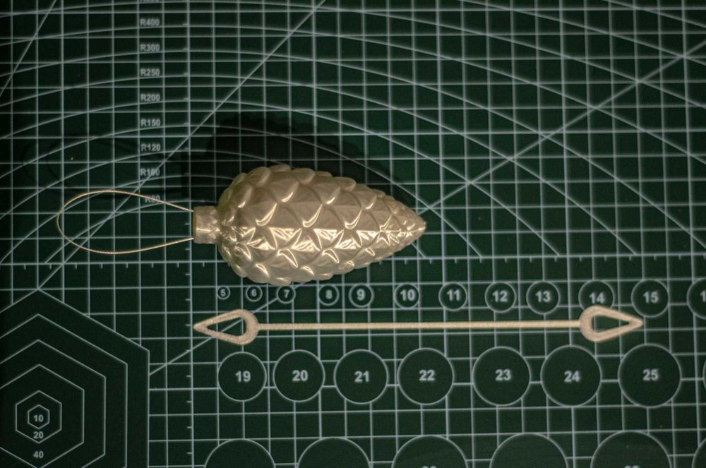 Szyszka na Choinkę 3D – Złota / Srebrna / Champagne