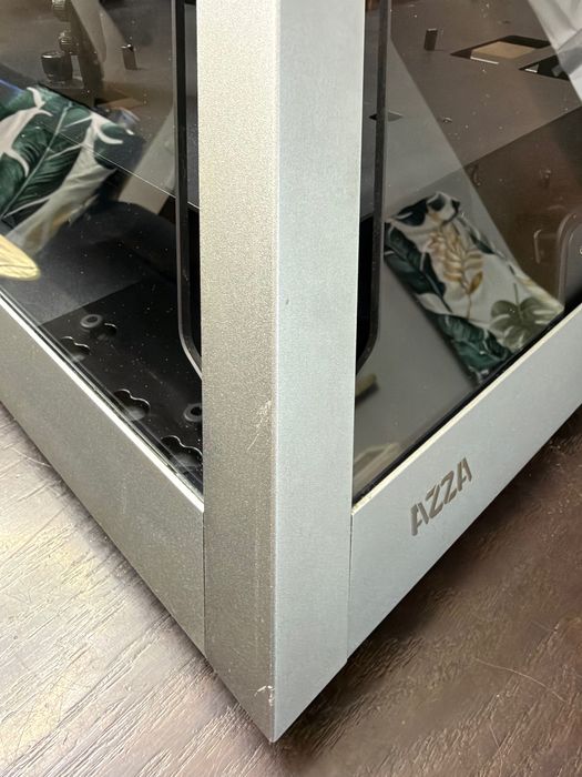 Unikatowa obudowa komputerowa Pyramid Azza 804 ATX